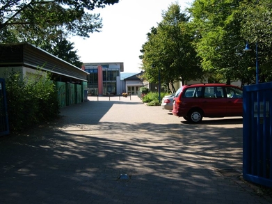 Eingangsbereich der Schule Bessenbach